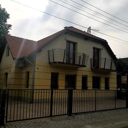 Апартаменты Frank Apartmanhaz Балатонбоглар Экстерьер фото