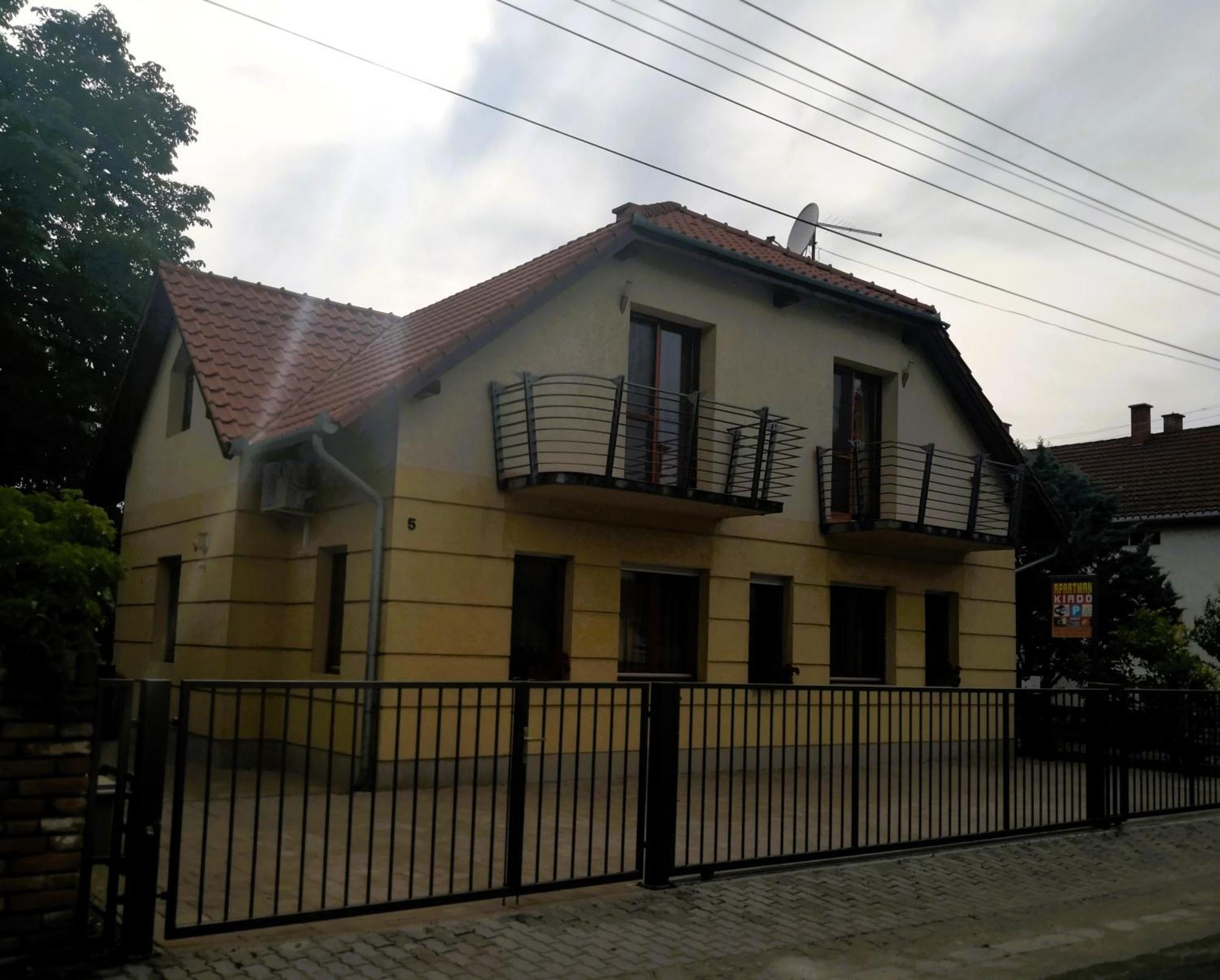 Апартаменты Frank Apartmanhaz Балатонбоглар Экстерьер фото